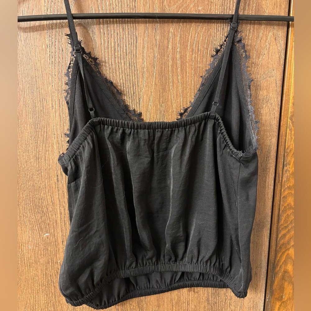 Express Cropped Bubble Top - Picture 3 of 3